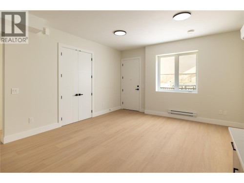Bedroom 1 - 979 Loseth Drive, Kelowna, BC 