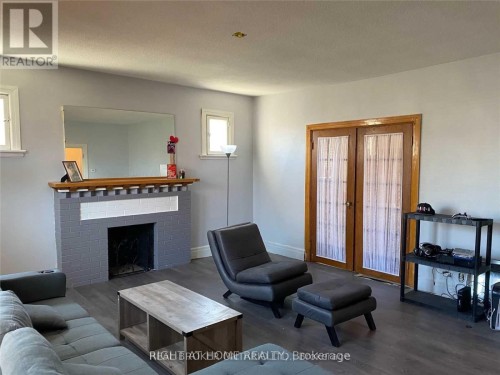 MAIN - 210 MARY STREET N , Oshawa, Ontario L1G 5C4 2