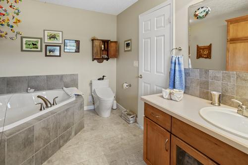 2372 20Th Street, Lister, BC 