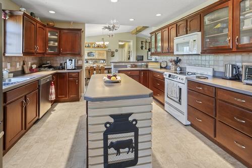2372 20Th Street, Lister, BC 