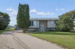 14 Fillion AVE St Jean Baptiste, MB R0G 2B0