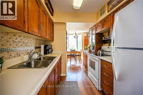 406 - 200 LIMERIDGE ROAD W , Hamilton, Ontario L9C 2V4 3