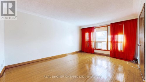 3241 DUFFERIN STREET , Toronto, Ontario M6A 2T2 4