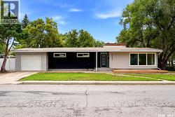 2251 Jubilee AVENUE  Regina, SK S4S 3V3