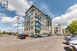 306 - 10376 YONGE STREET N Richmond Hill, ON L4C 3B8