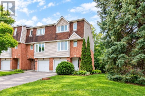 B - 409 PICKFORD DRIVE  Ottawa, ON K2L 3P8