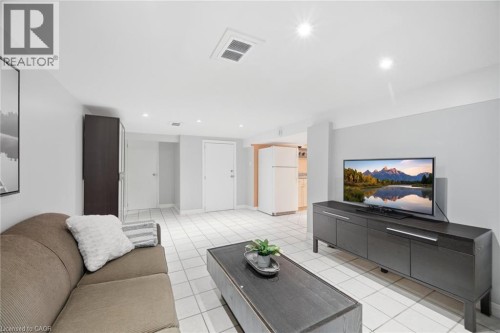 94 Clarendon Avenue, Hamilton, ON 