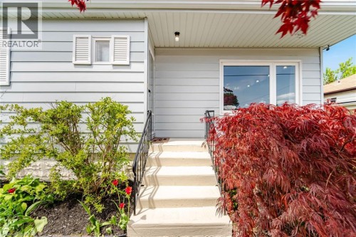94 Clarendon Avenue, Hamilton, ON 