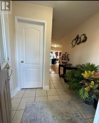 UPPER - 22 WATERDALE ROAD , Brampton, Ontario L7A 1S3 3