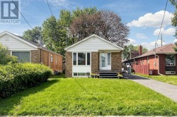 48 FREY CRESCENT  Toronto, ON M1R 2C7