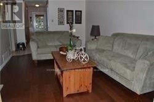 94 - 45 HANSEN ROAD , Brampton, Ontario L6V 3C5 3