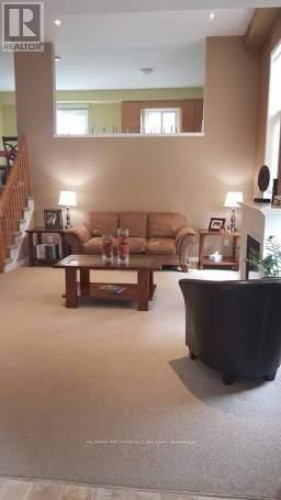 640 VIOLET STREET , Waterloo, Ontario N2V 2W2 2