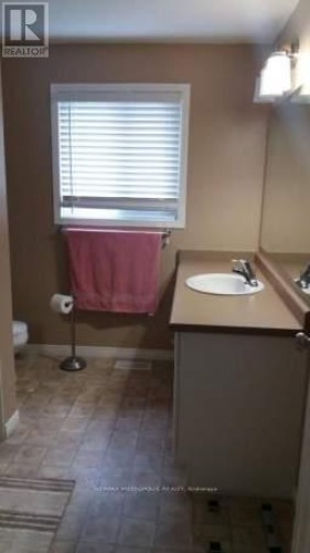 640 VIOLET STREET , Waterloo, Ontario N2V 2W2 3