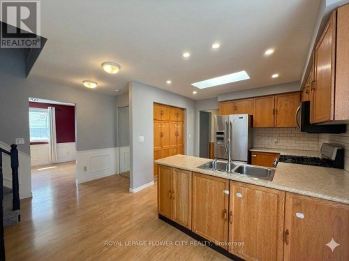 5 PINEDALE CRESCENT , Clarington, Ontario L1E 1C1 2