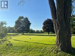 Walk to golf course - 