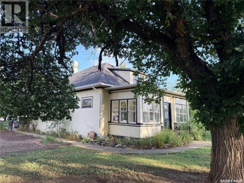 12 3Rd Street E, Willow Bunch, SK 