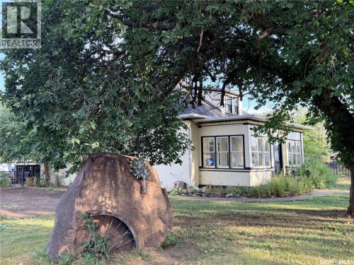 12 3Rd Street E, Willow Bunch, SK 