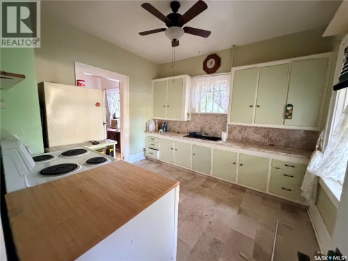 12 3Rd Street E, Willow Bunch, SK 