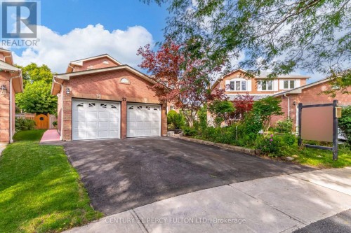 27 DAGWELL CRESCENT  Ajax, ON L1T 3M8