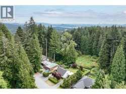 741 WELLINGTON DRIVE  North Vancouver, BC V7K 1K8