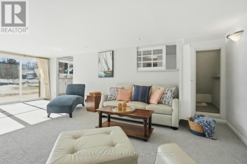 81 Thomson Drive, Hamilton, ON 