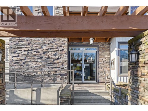 301 11887 BURNETT STREET  Maple Ridge, BC V2X 6P6