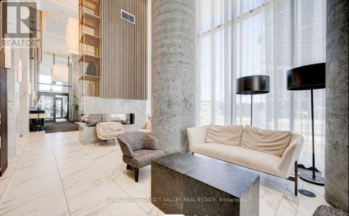3701 - 950 PORTAGE PARKWAY , Vaughan, Ontario L4K 0J7 4