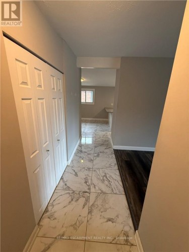 UPPER LEVEL - 63 SANATORIUM ROAD , Hamilton, Ontario L9C 1Y4 4