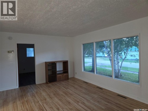 100 3Rd Avenue N, Middle Lake, SK 