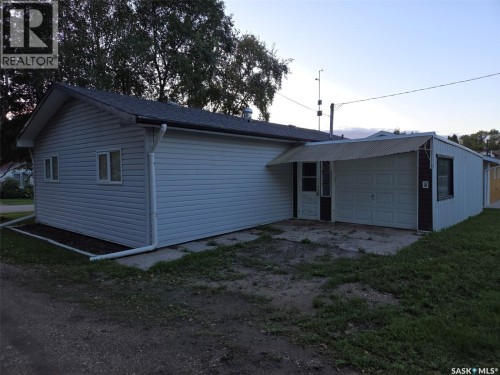 100 3Rd Avenue N, Middle Lake, SK 