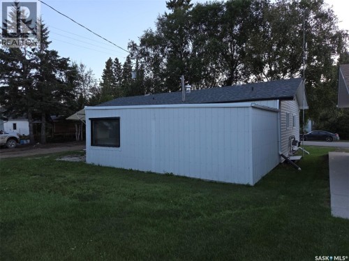 100 3Rd Avenue N, Middle Lake, SK 
