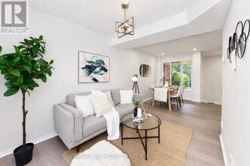 60 Malhotra Court, Ottawa, ON 