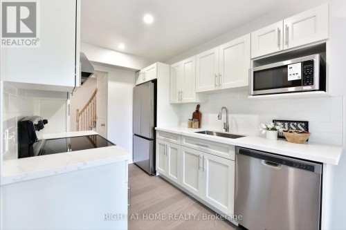 60 Malhotra Court, Ottawa, ON 