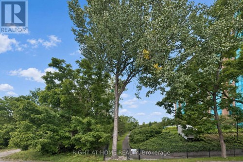60 Malhotra Court, Ottawa, ON 