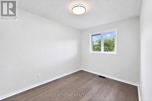 60 Malhotra Court, Ottawa, ON 