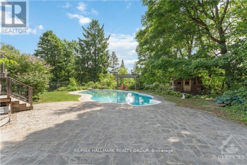 41 CEDAR ROAD , Ottawa, Ontario K1J 6L5 4