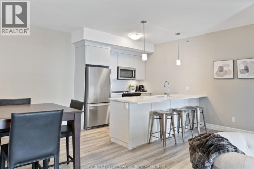 728 BROWNSTONE Unit# 303 , Lakeshore, Ontario N9K 0C4 3