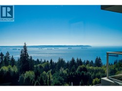 703 3131 DEER RIDGE DRIVE  West Vancouver, BC V7S 4W1
