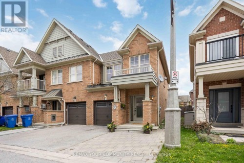 17 LATITUDE LANE  Whitchurch-Stouffville, ON L4A 0T1