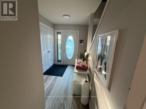 3232 ULMAN ROAD , Oakville, Ontario L6L 5T1 2