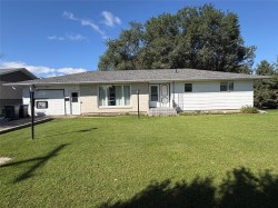 109 Lakeview Avenue  Killarney, MB R0K 1G0