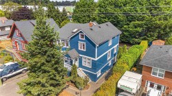 362 Ker Ave  Saanich, BC V9A 2B5