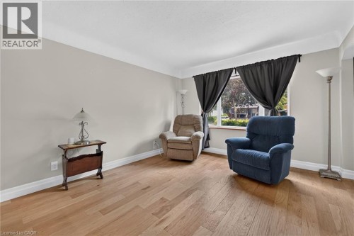 302 East 28Th Street, Hamilton, ON 