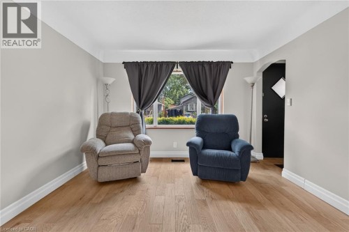 302 East 28Th Street, Hamilton, ON 