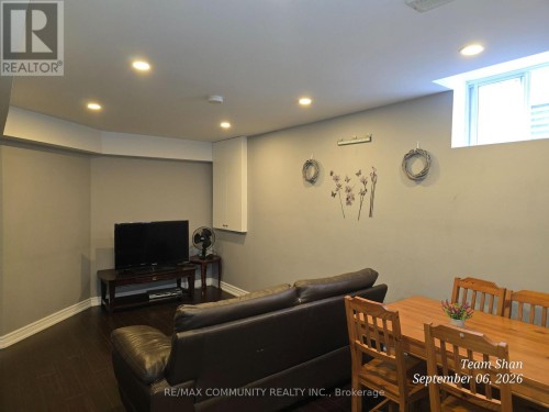 BSMT - 18 BOBCAT TERRACE , Toronto, Ontario M1B 6G6 5