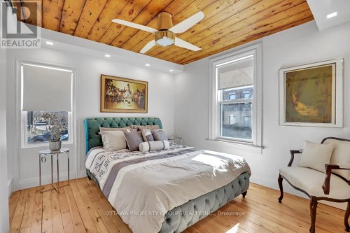 A - 149 CONCORD STREET , Ottawa, Ontario K1S 0Z3 4