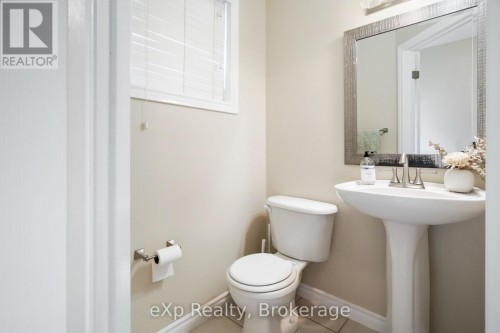 29 Maple Street, Mapleton, ON 