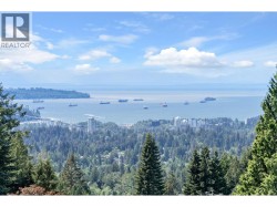 3961 ST. ALBANS AVENUE North Vancouver, BC V7N 1S9