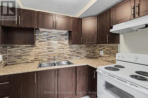 912 ELMSMERE ROAD , Ottawa, Ontario K1J 7T6 4