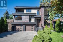 588 CONACHER DRIVE Toronto, ON M2M 3M8